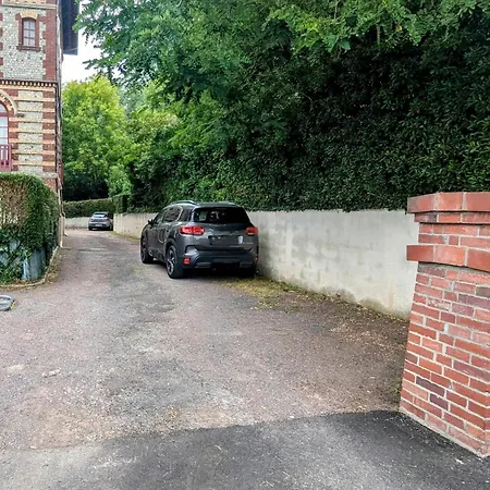 L'evasion Coloree アパート *